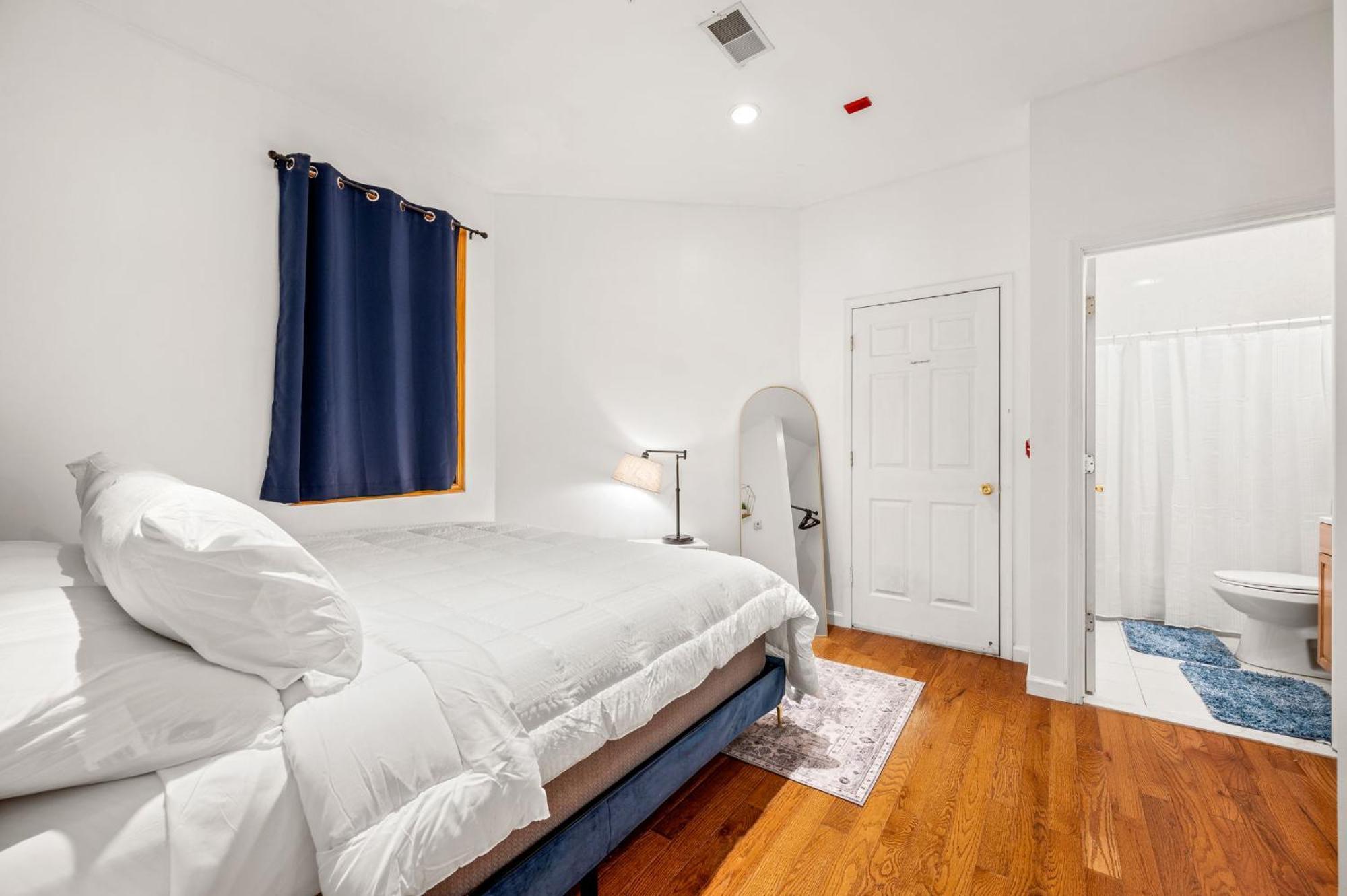 Charming Home In Heart of City With King Size Bed! Philadelphia Exteriör bild